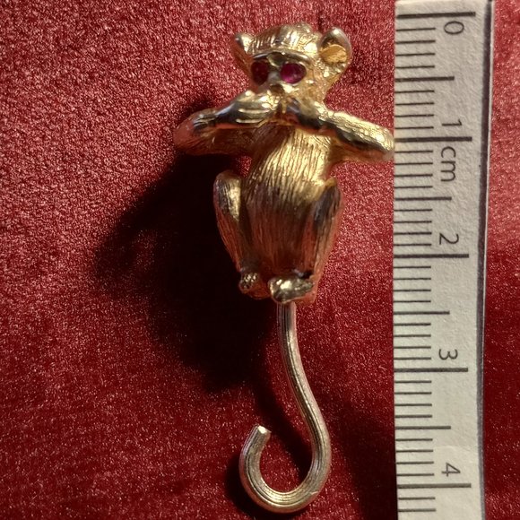 Broadway Gift Co. Miniature Gold-Tone Saxophone Brooch Pin – 3 Inch Brass Fashion Lapel Pin With Velvet Case